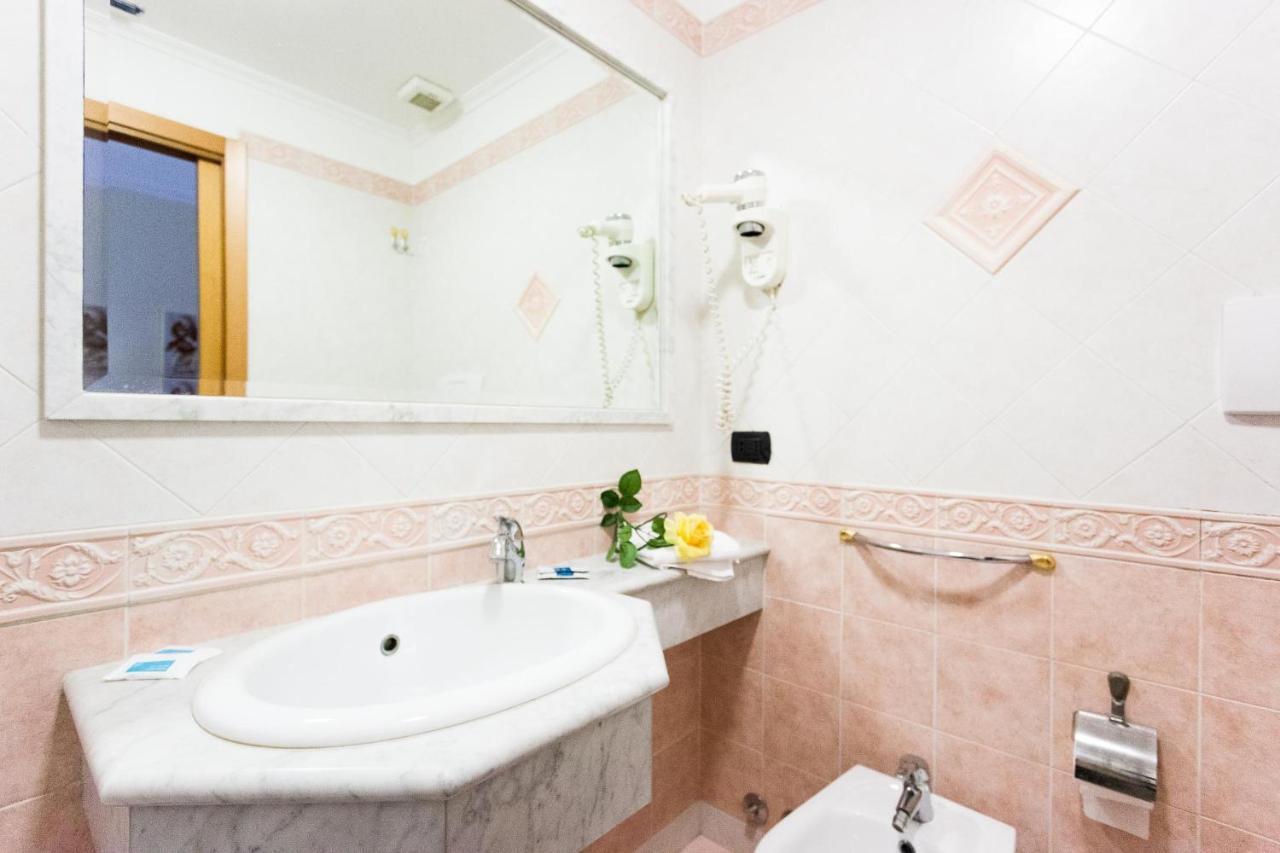 Hotel Suite Caesar Roma Eksteriør bilde